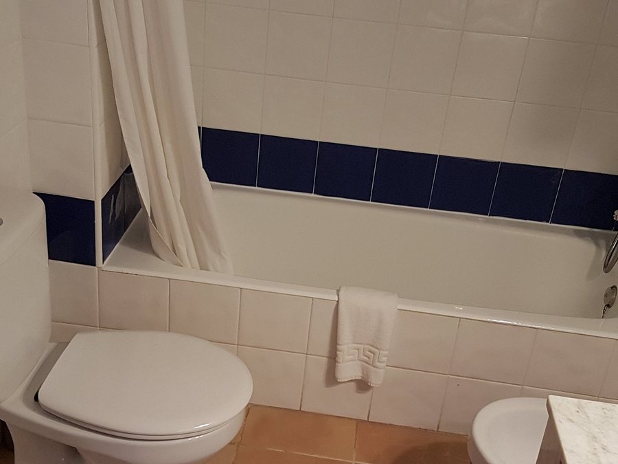 Bimbolla Apartaments — Bathroom