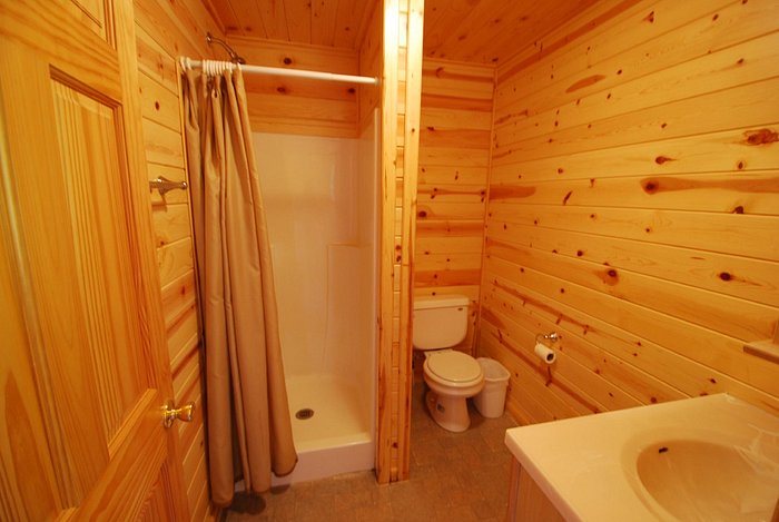 Birch Forest Lodge — Bathroom