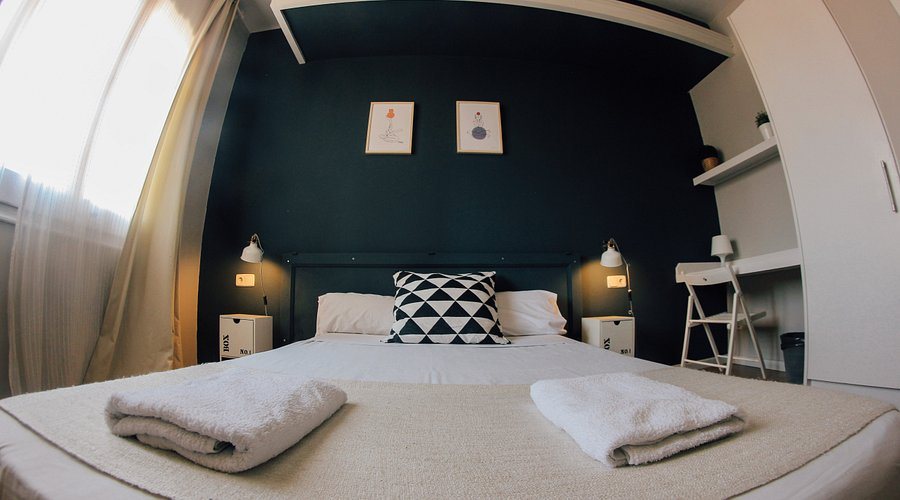 Bird House Barcelona Catalonia — Guest room