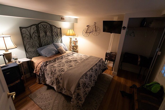 Birdhouse Bed and Breakfast — Guest room