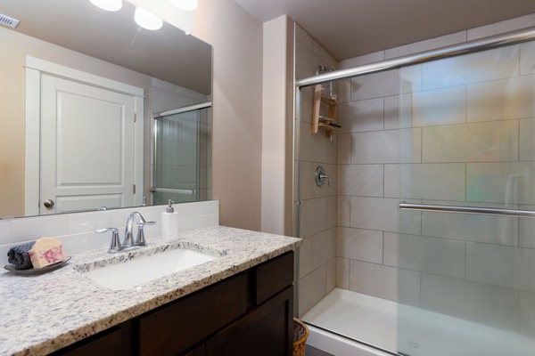 Black Butte Ranch — Bathroom