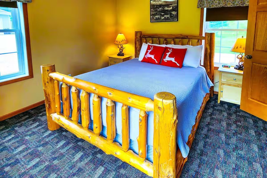 Black Elk Resort — Guest room