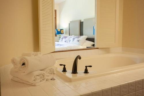Black Hills Bungalows — Bathroom