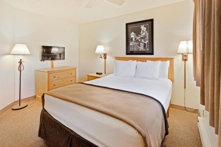 Black Hills Trailside Park Resort — Guest room