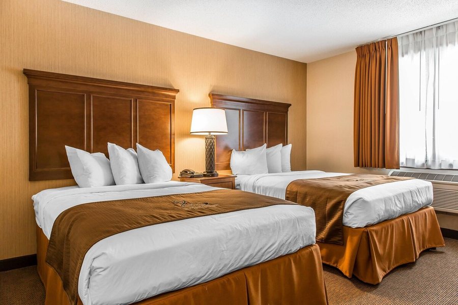 Black Swan Inn Lee Lenox an Ascend Collection Hotel — Guest room