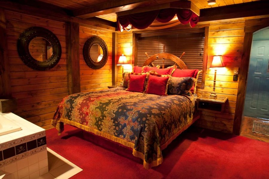 Black Swan Inn Luxurious Theme Suites — Guest room