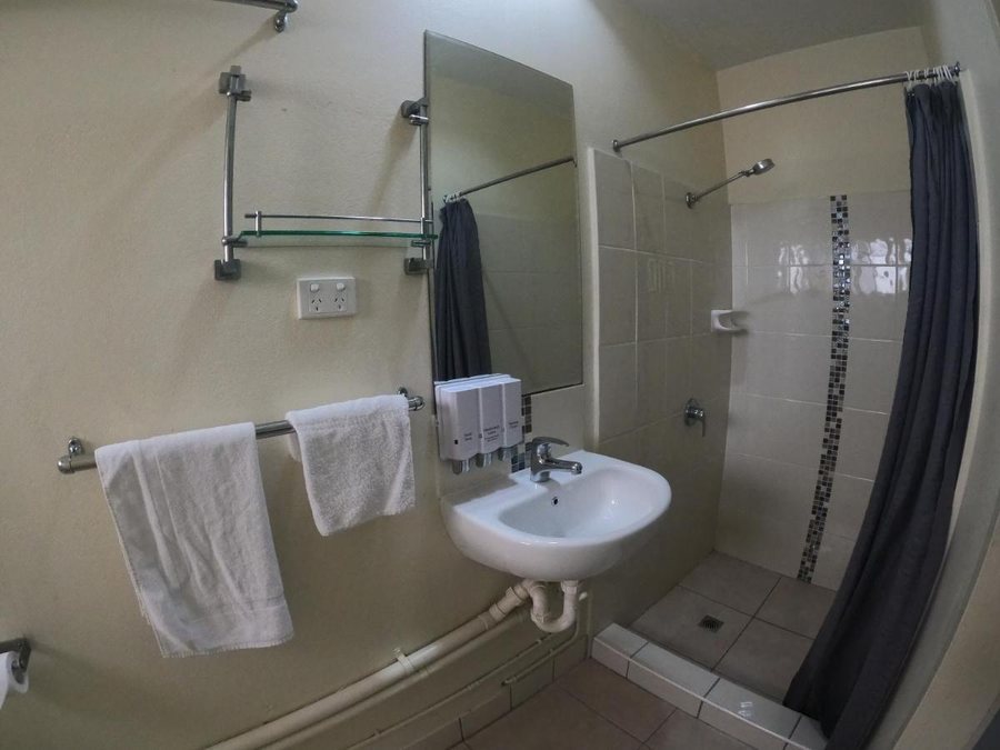 Blackall Coolibah Motel — Bathroom