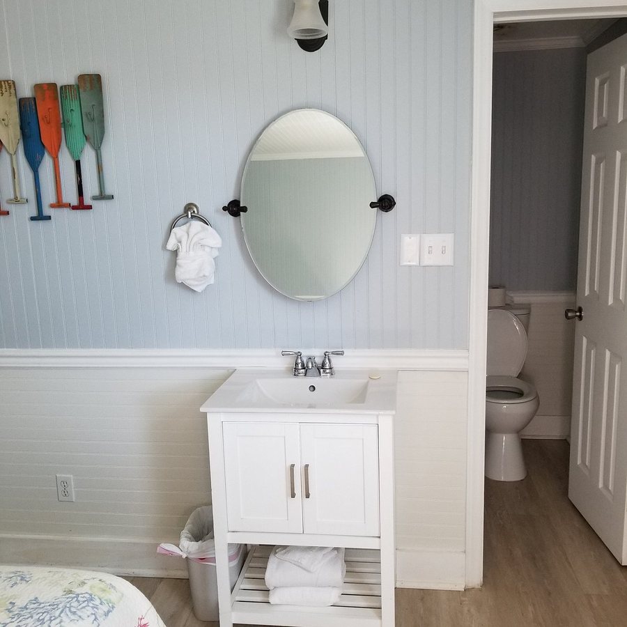 Blackbeard s Lodge — Bathroom