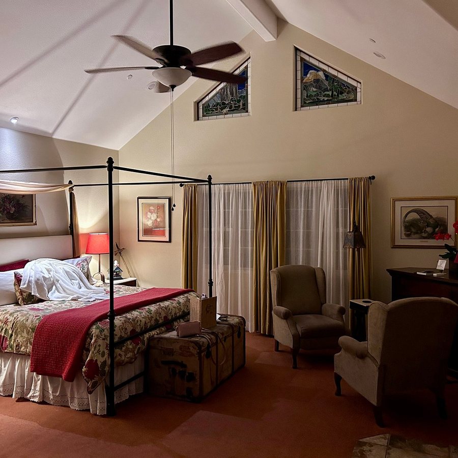 Blackberry Inn at Yosemite — Guest room