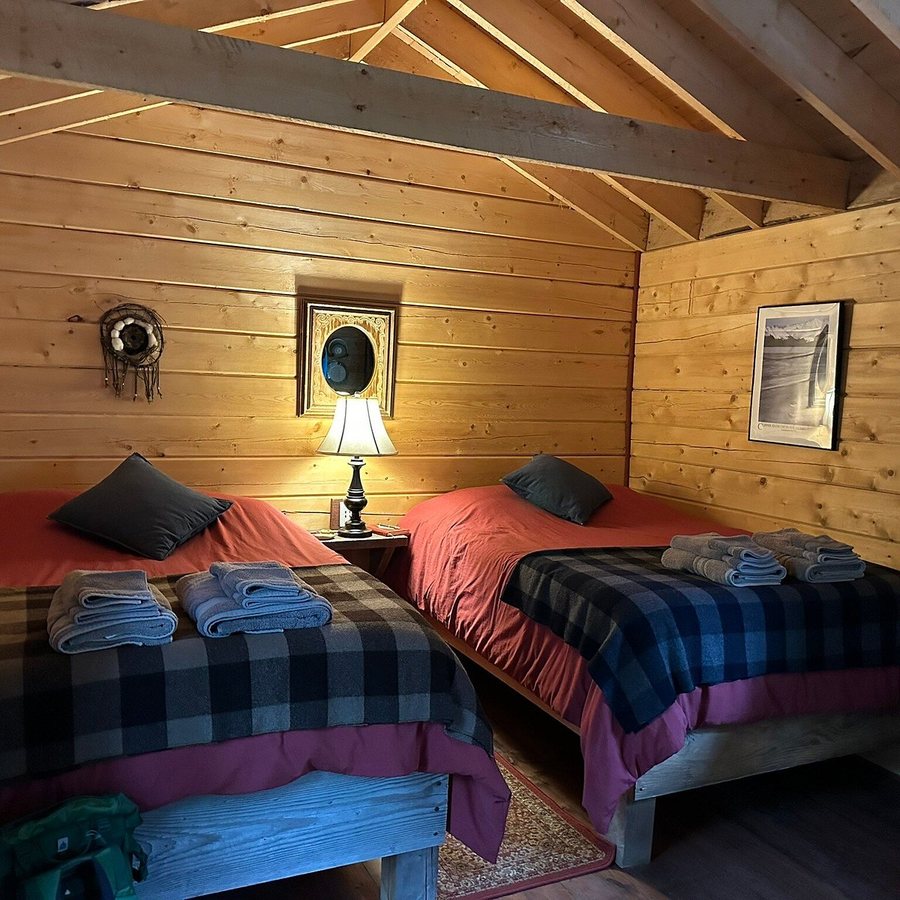 Blackburn Cabins — Guest room