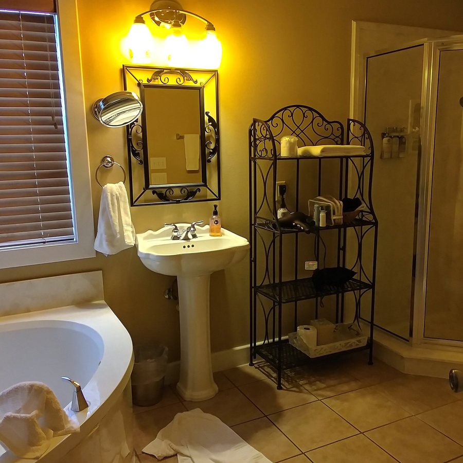 Blair House Inn — Bathroom