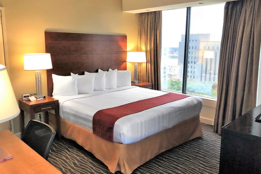 Blake Hotel New Orleans BW Signature Collection — Guest room