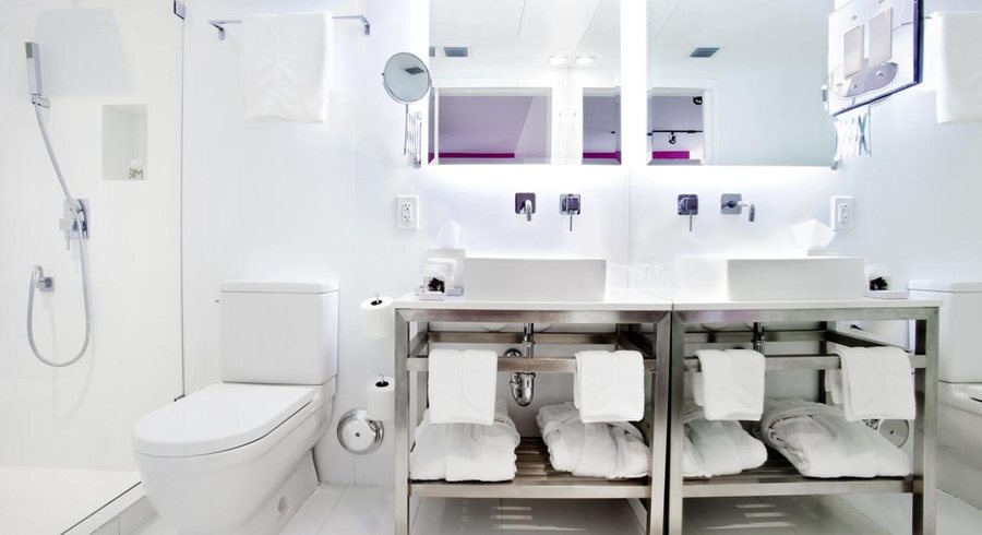 Blanc Kara Miami Beach Florida — Bathroom