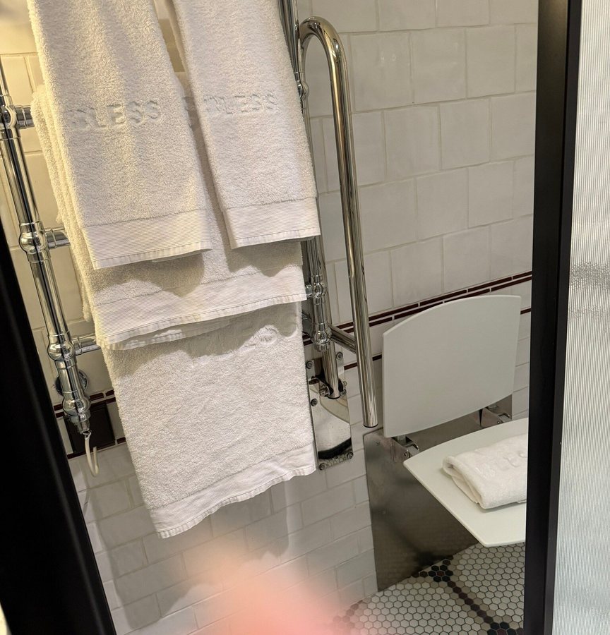 BLESS Hotel Madrid — Bathroom