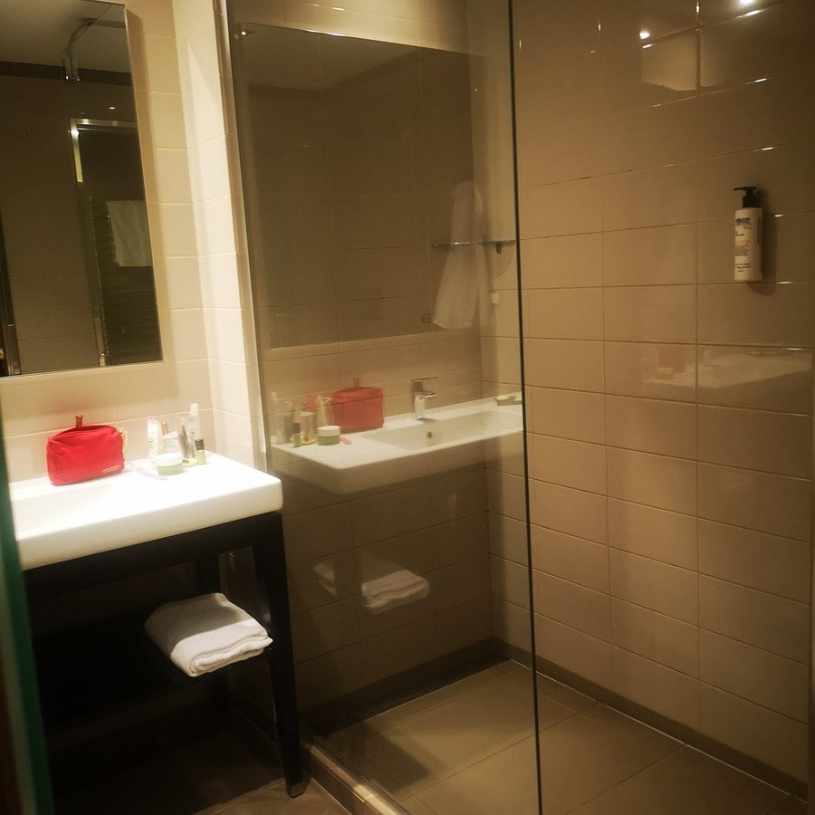 Blu Hotel Brixia — Bathroom