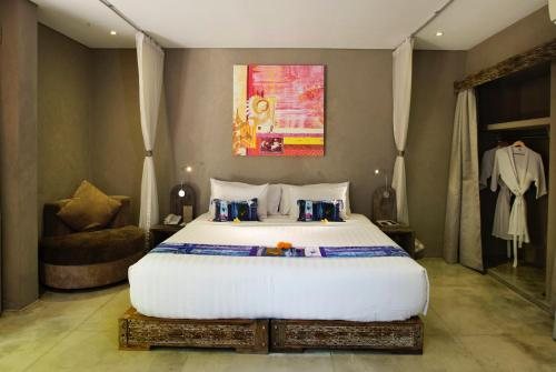 Blue Karma Dijiwa Seminyak — Guest room