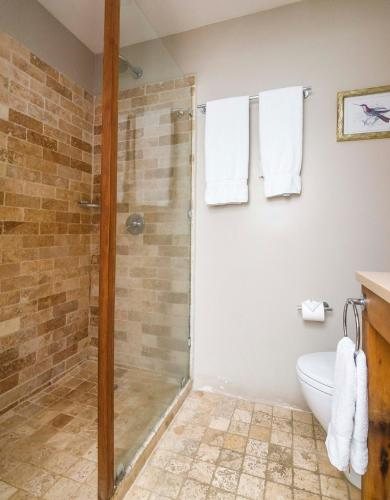 Blue Lagoon Hotel Marina — Bathroom