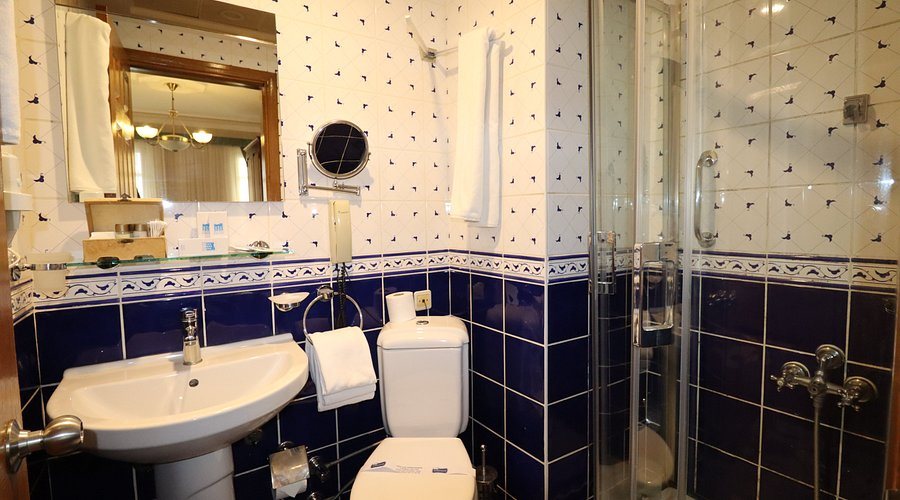 Blue Mosque Suites 2 Istanbul — Bathroom