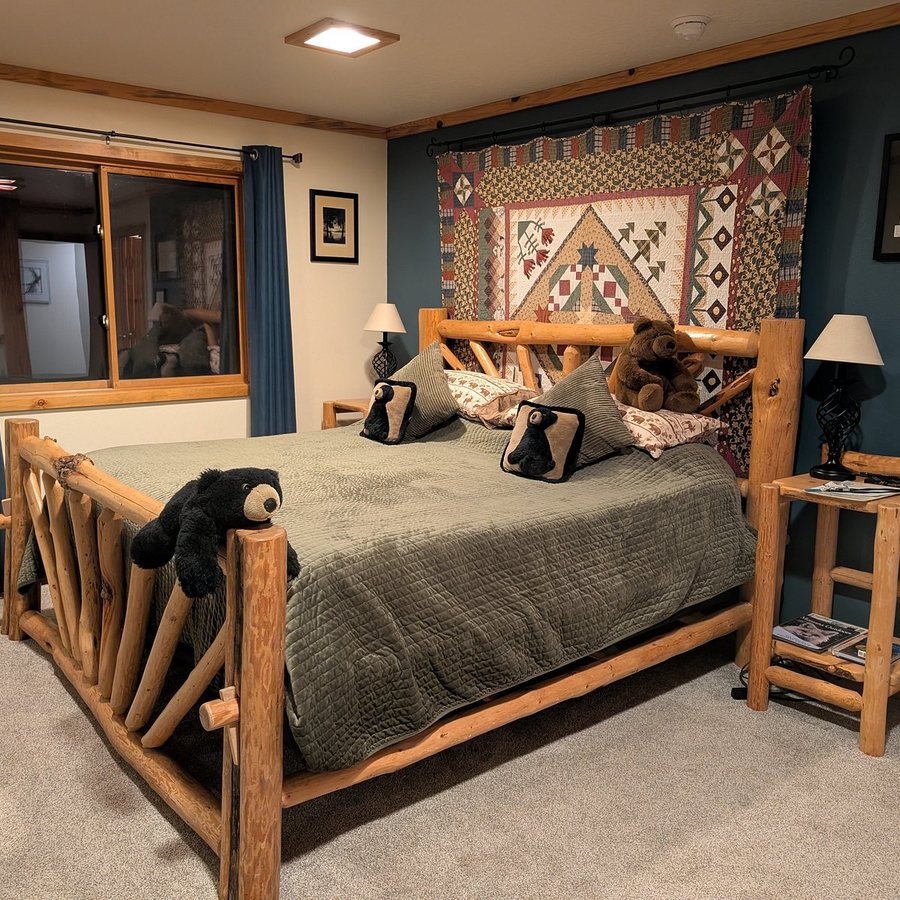 Blue Mountain Bed Breakfast — Guest room