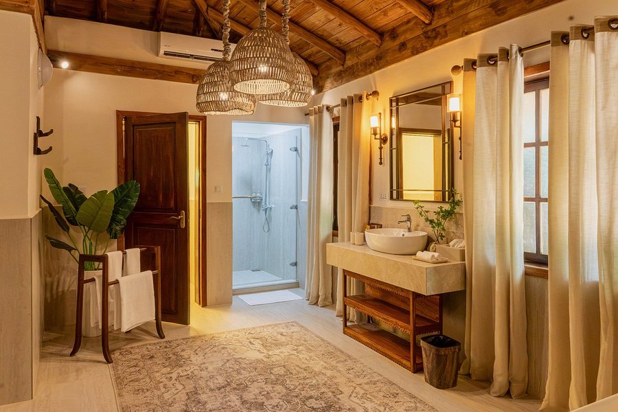 Blue Palm Zanzibar — Bathroom