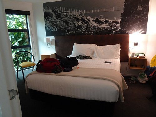 Blue Peaks Apartments — Guest room