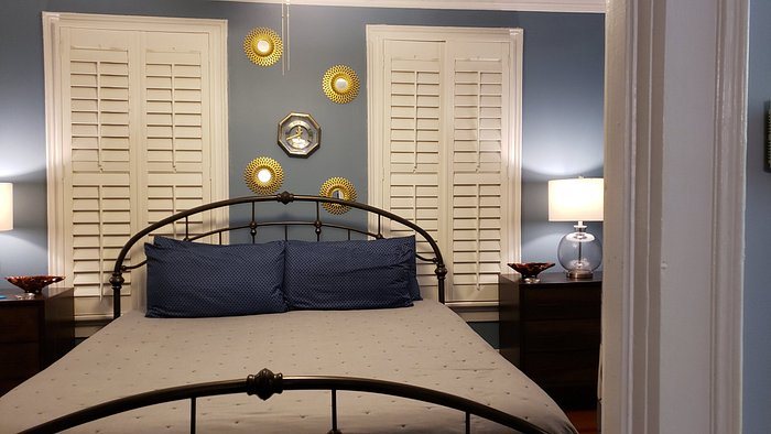 Blue Ruby Inn — Guest room