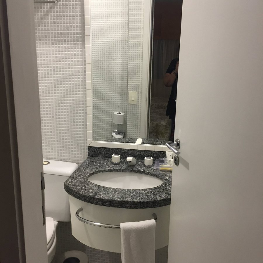 Blue Tree Towers Analia Franco — Bathroom