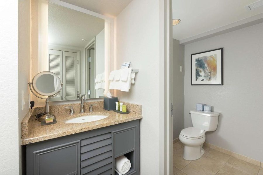 Blue View Inn — Bathroom