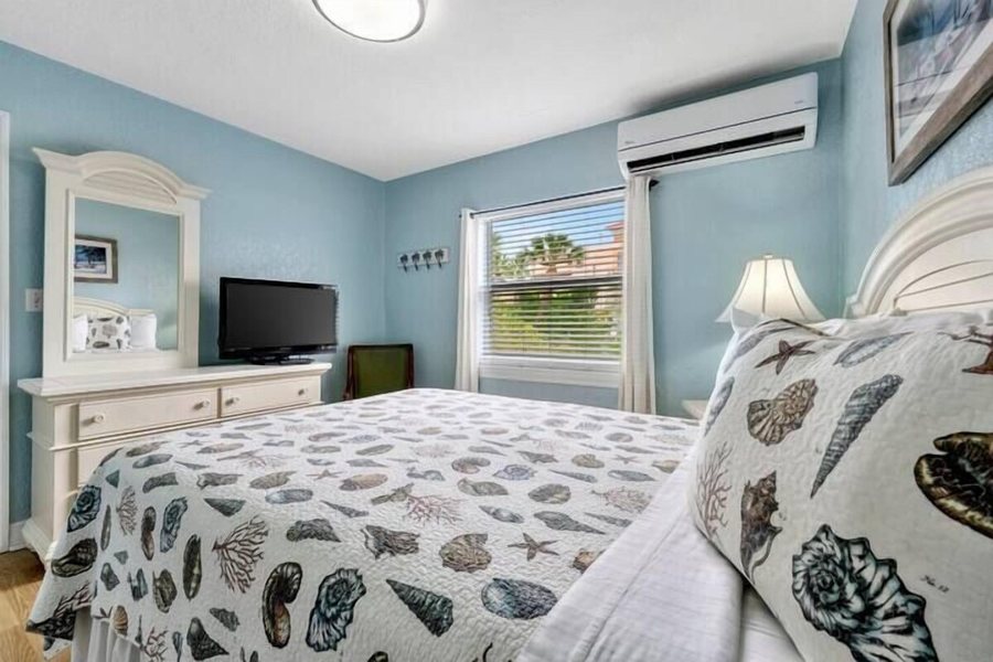 Blue Wave Suites Hotel — Guest room