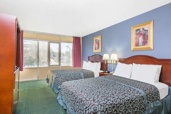 Blue Way Inn Suites Wichita East — Guest room