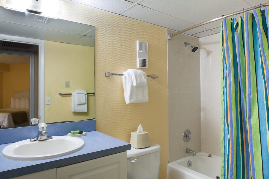 Bluegreen Fantasy Island Resort II — Bathroom