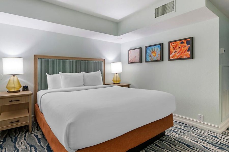 Bluegreen Vacations Hammocks at Marathon Ascend Collection Resort — Guest room