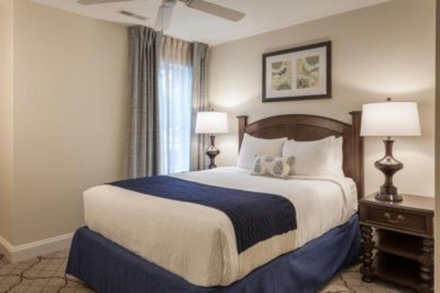 Bluegreen Vacations Patrick Henry Square Ascend Resort Collection — Guest room