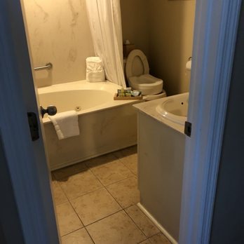 Bluegreen Vacations Seaglass Tower Resort — Bathroom