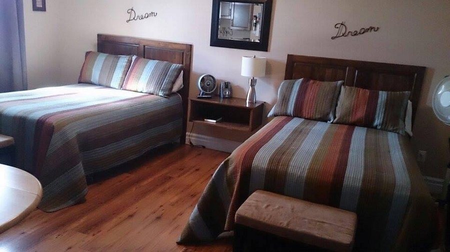 Bluewater Inn and Suites — Guest room