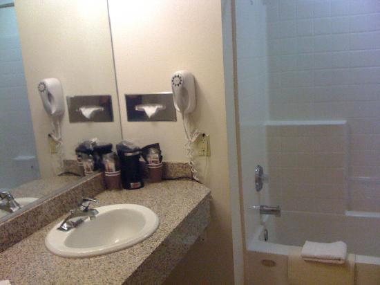 BlueWater Resort and Casino — Bathroom