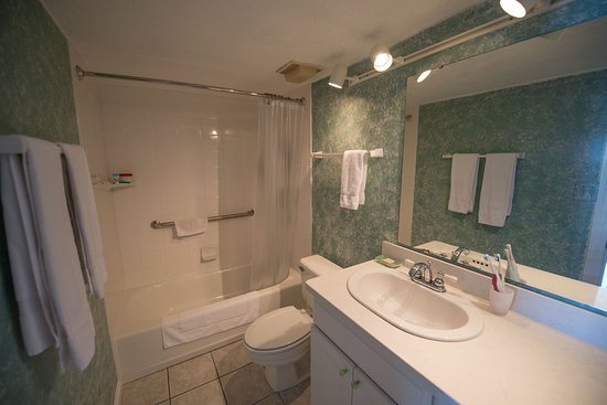 BlueWater Resort — Bathroom