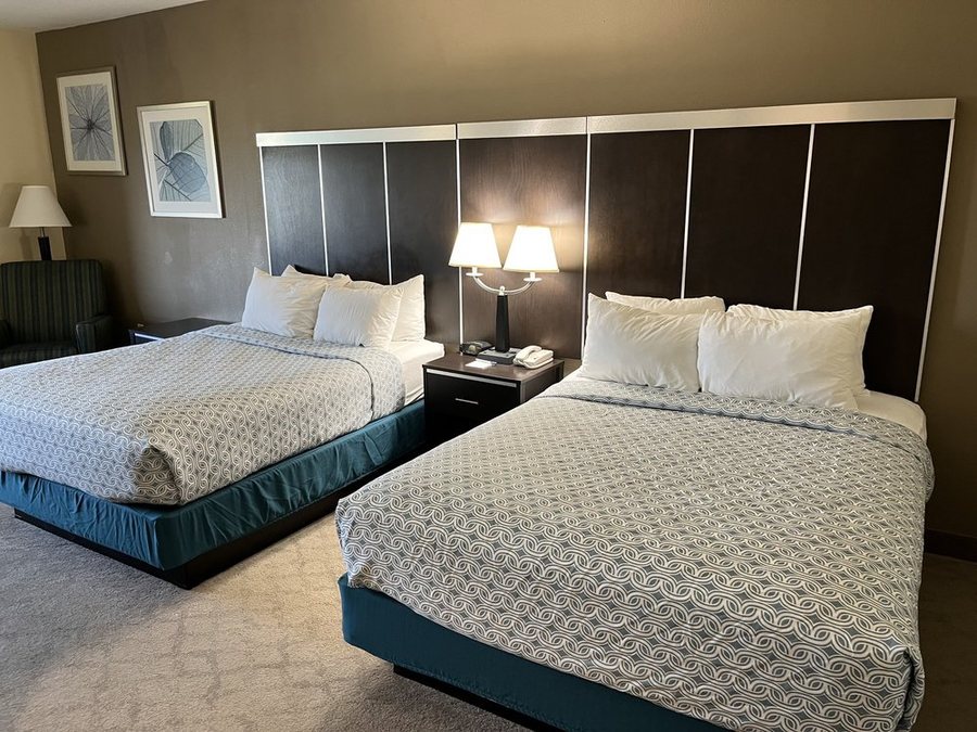 Bluff s Landing Marina Lodge — Guest room