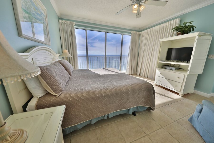 Boardwalk Beach Resort Condominiums — Guest room