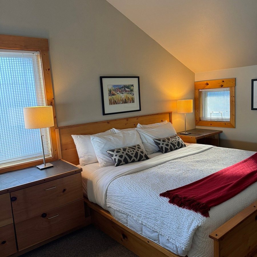 Boatyard Inn — Guest room