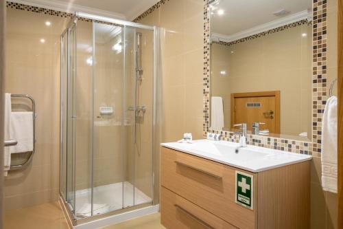 Boavista Golf Spa Resort — Bathroom
