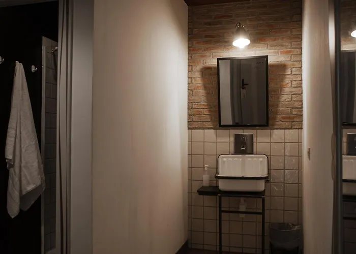 Bob W Madrid Chueca — Bathroom
