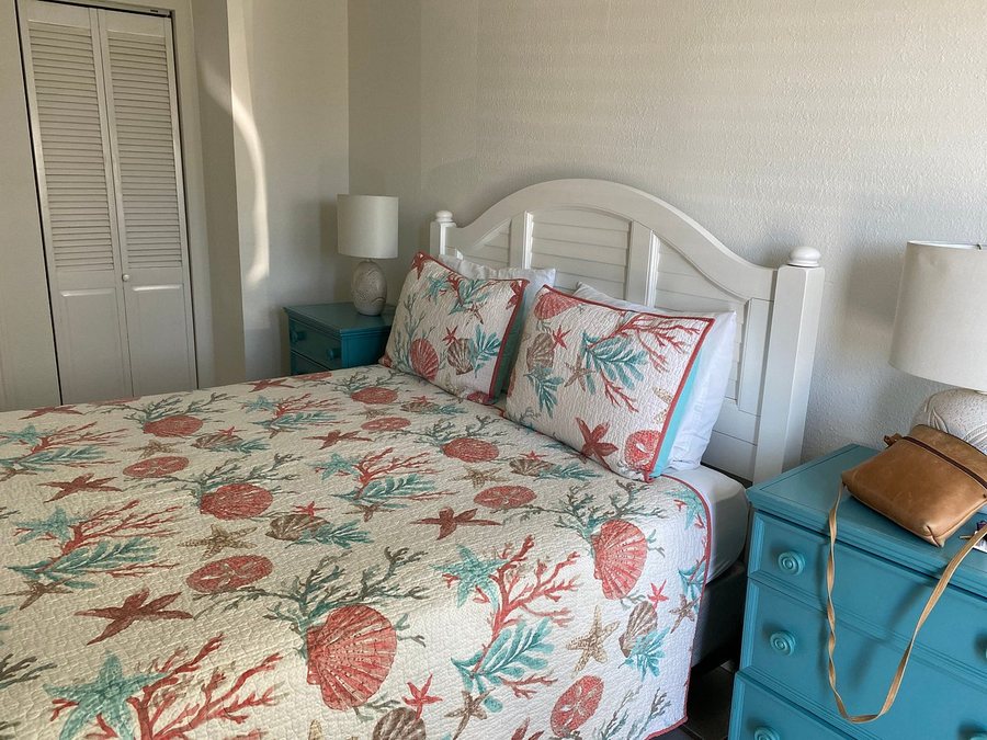 Bodega Harbor Inn — Guest room