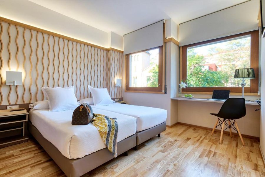 Bonanova Park — Guest room