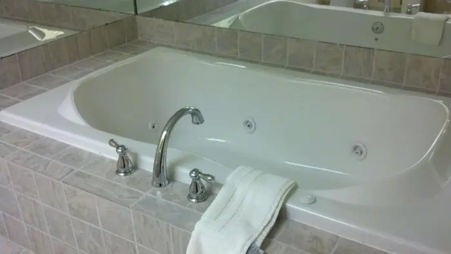 Bonnie Castle Resort Marina — Bathroom