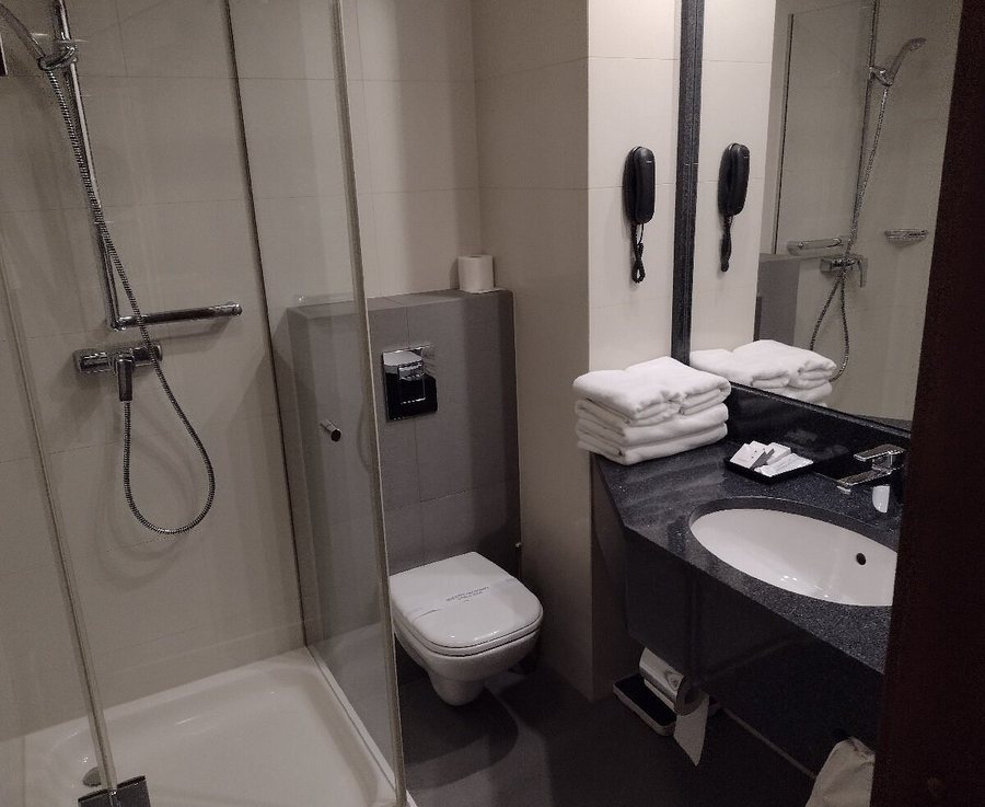 Booking Hotel Crown Piast SPA — Bathroom