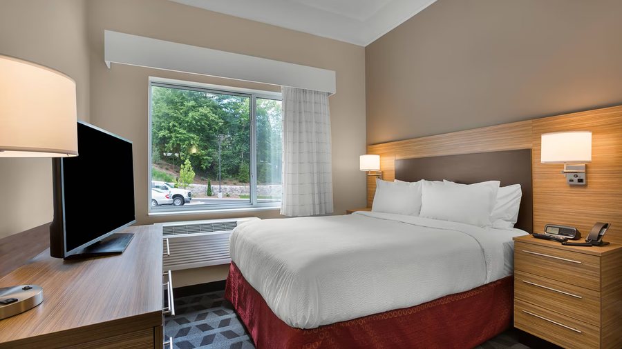 Boone KOA — Guest room