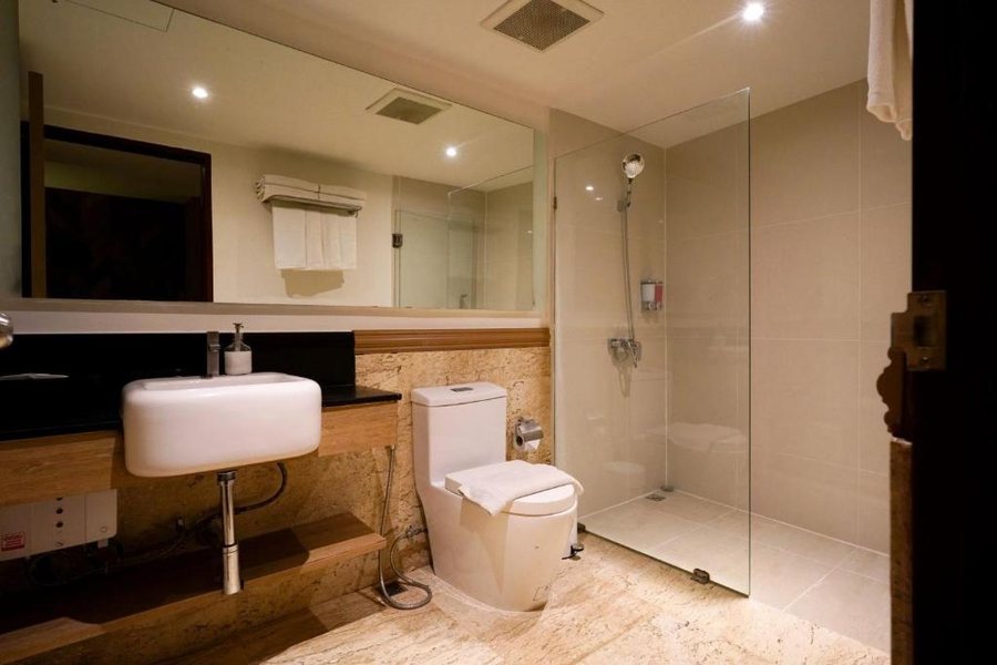 Bossotel Bangkok — Bathroom