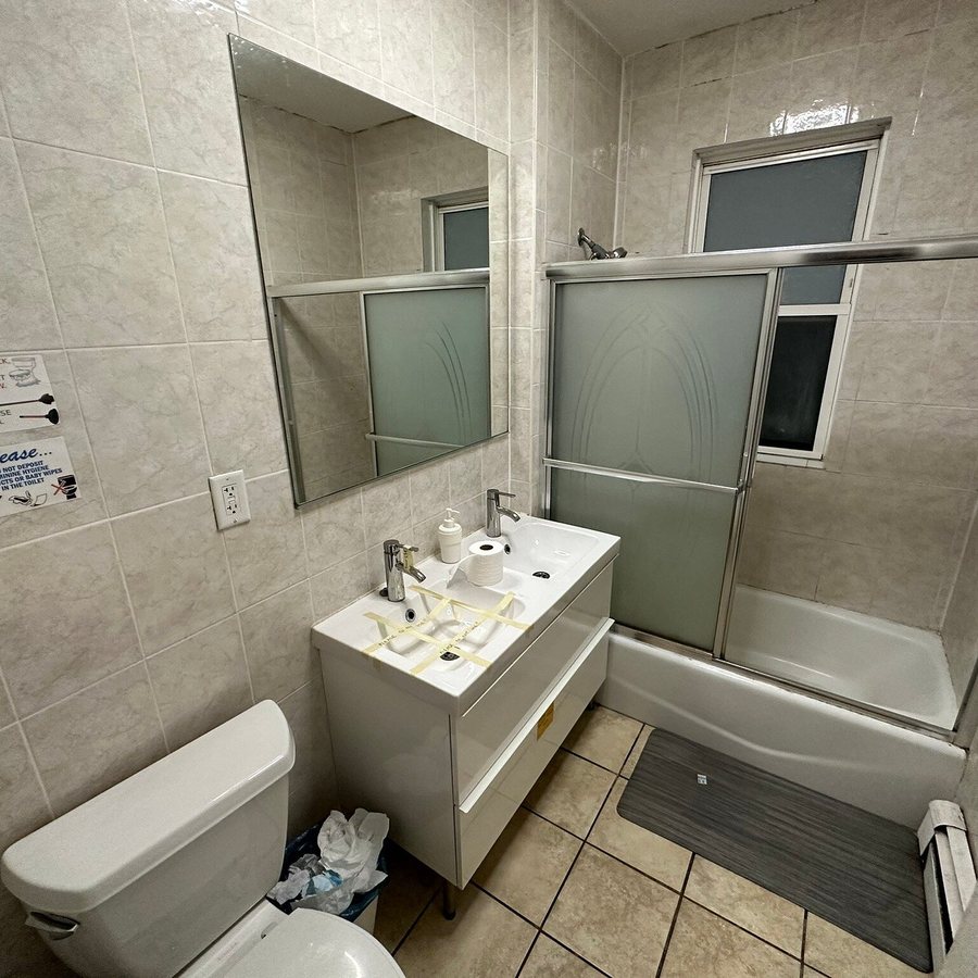 Boston Homestel — Bathroom