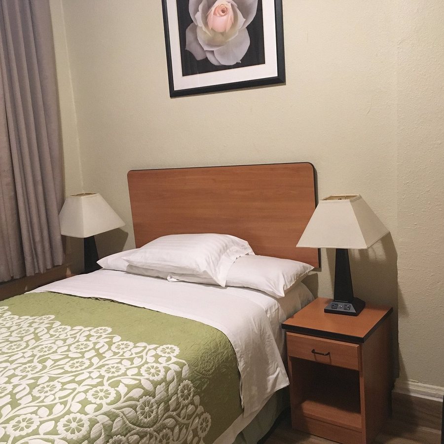 Boston Hotel — Guest room